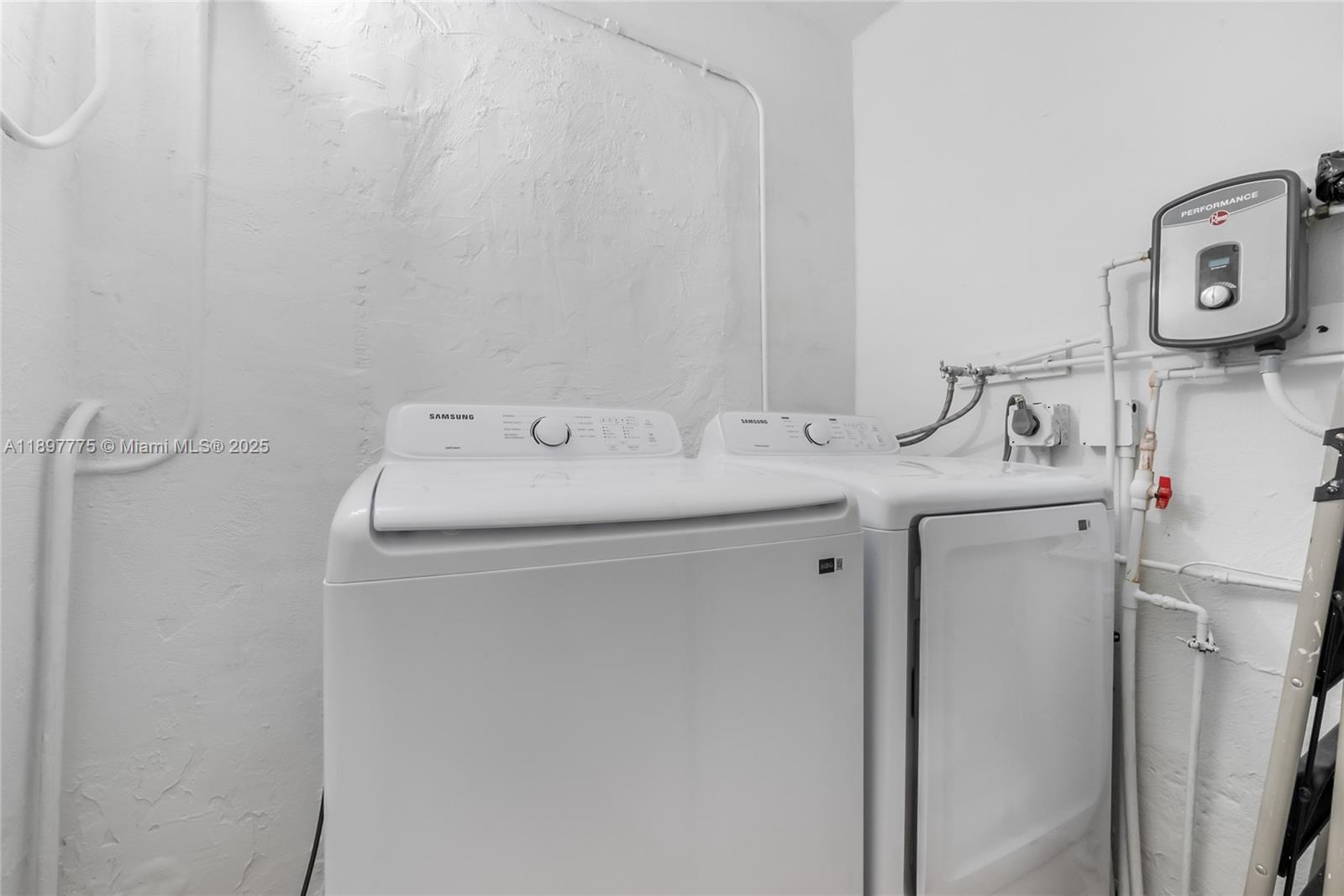 NORTH MIAMI GARDENS - Residential