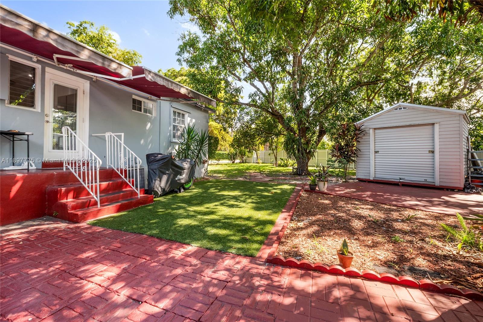 NORTH MIAMI GARDENS - Residential