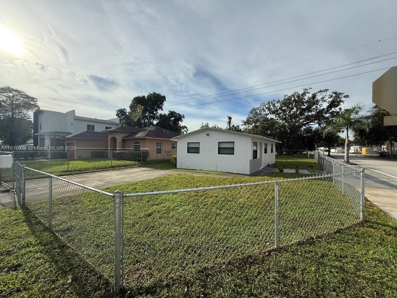 2798 NW 9th Pl