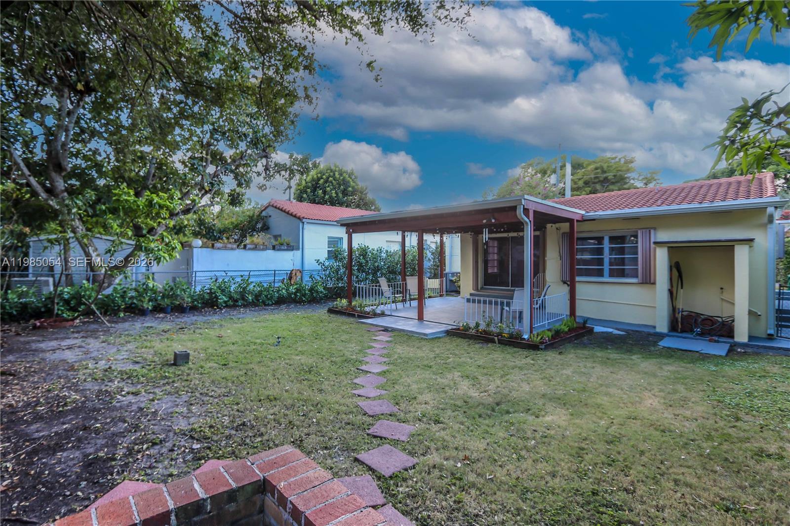 GLEN GABLES - Residential Lease