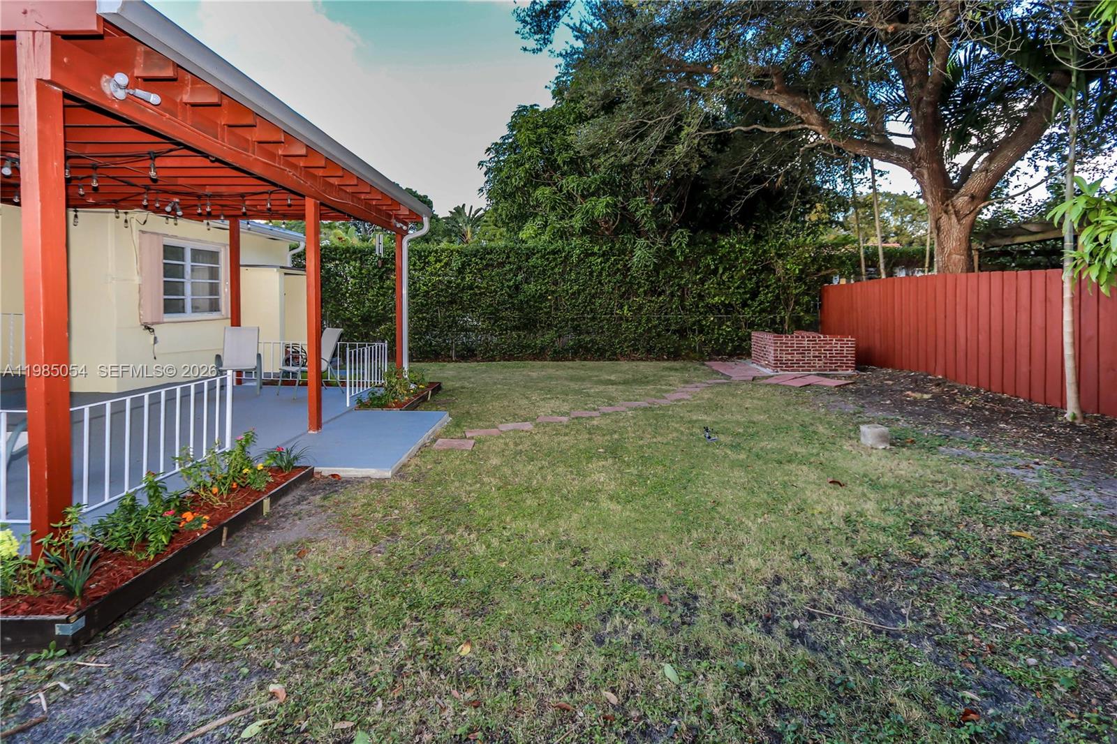 GLEN GABLES - Residential Lease