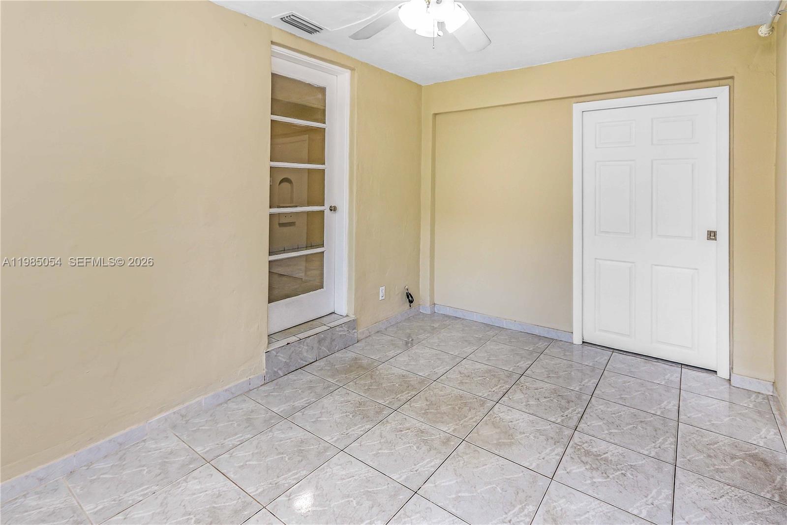 GLEN GABLES - Residential Lease