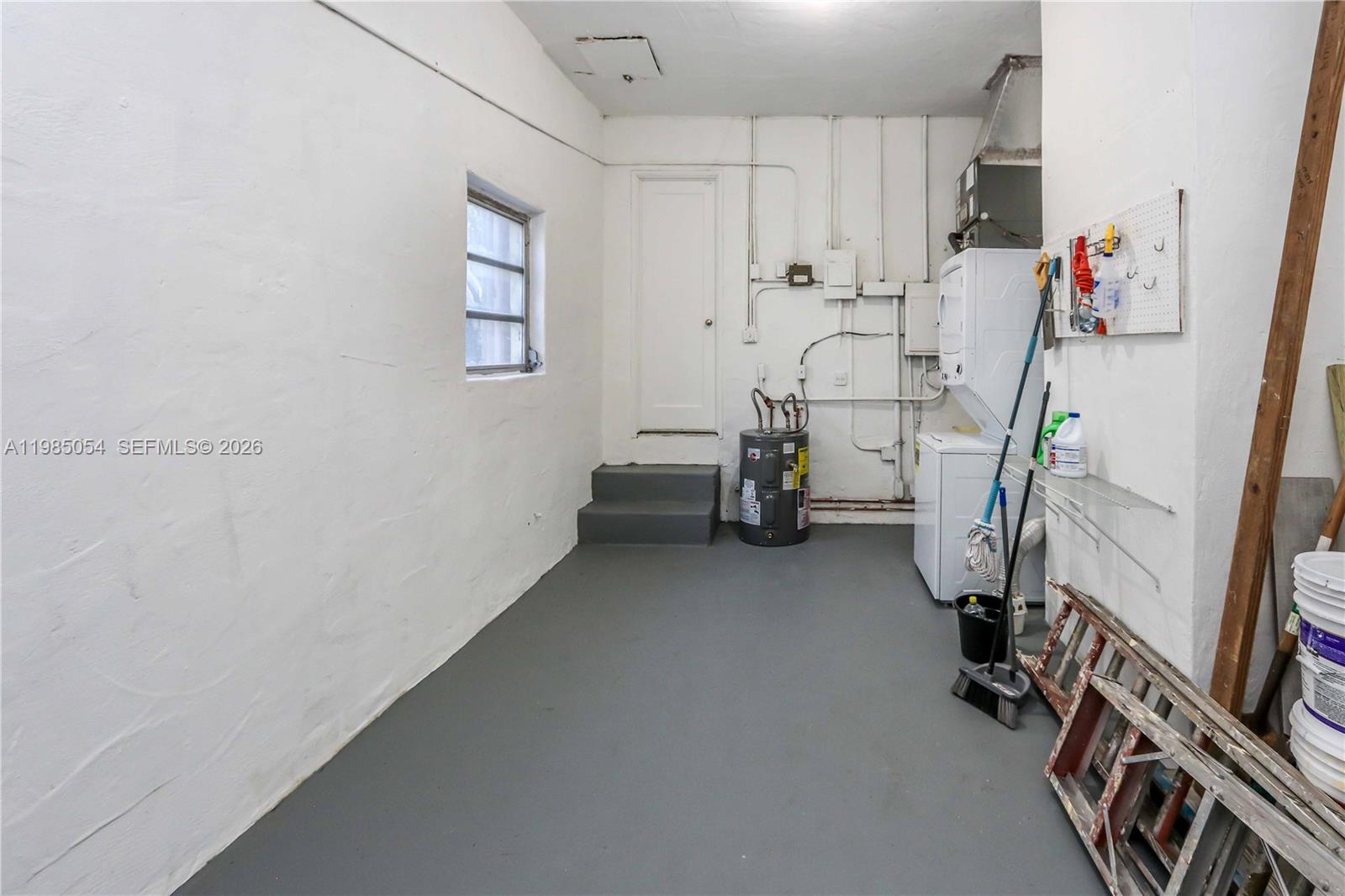 GLEN GABLES - Residential Lease