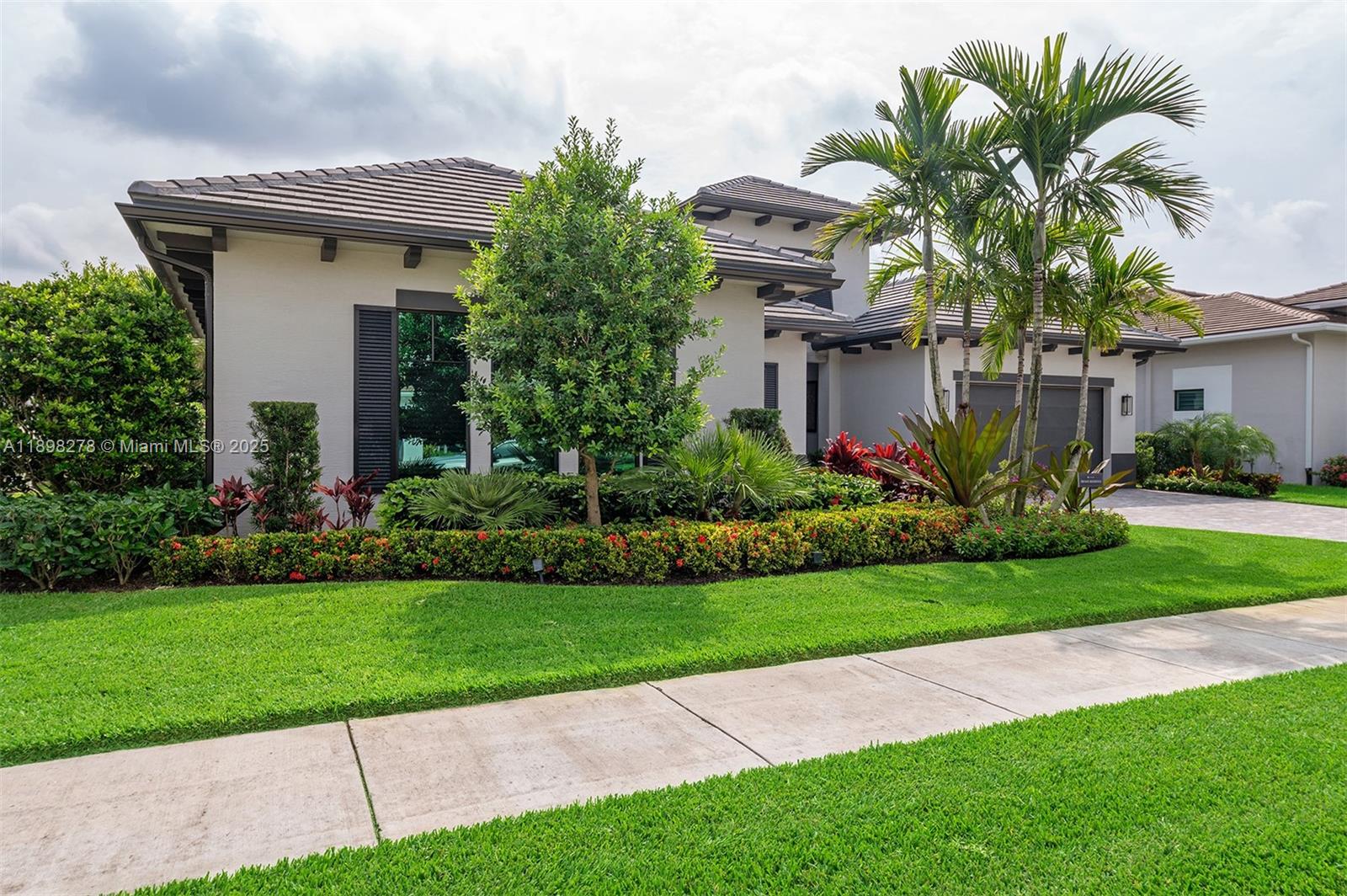 9228 Coral Isles Cir