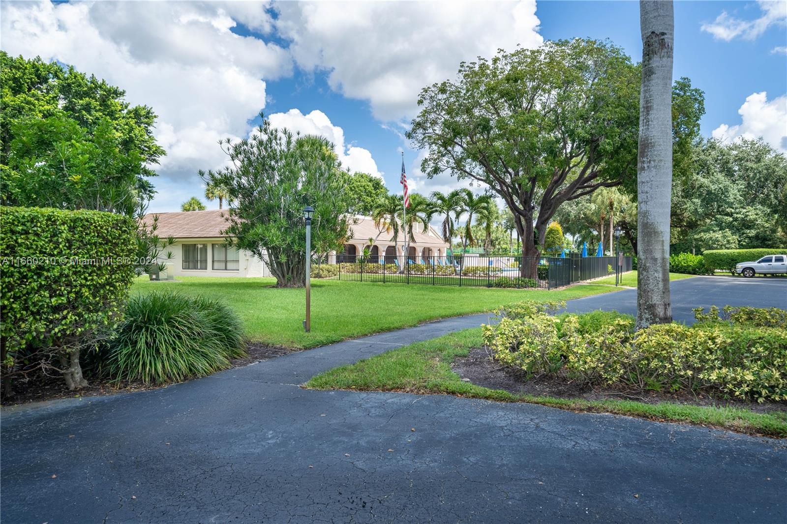 PATIOS OF BOCA BARWOOD CO - Residential