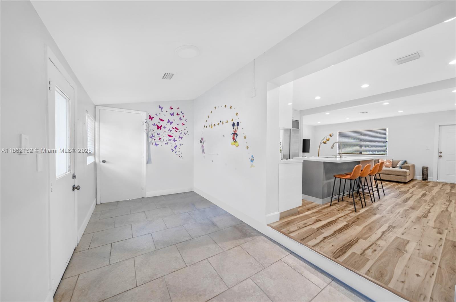 PRIORS 1ST ADDN TO BISCAY - Residential