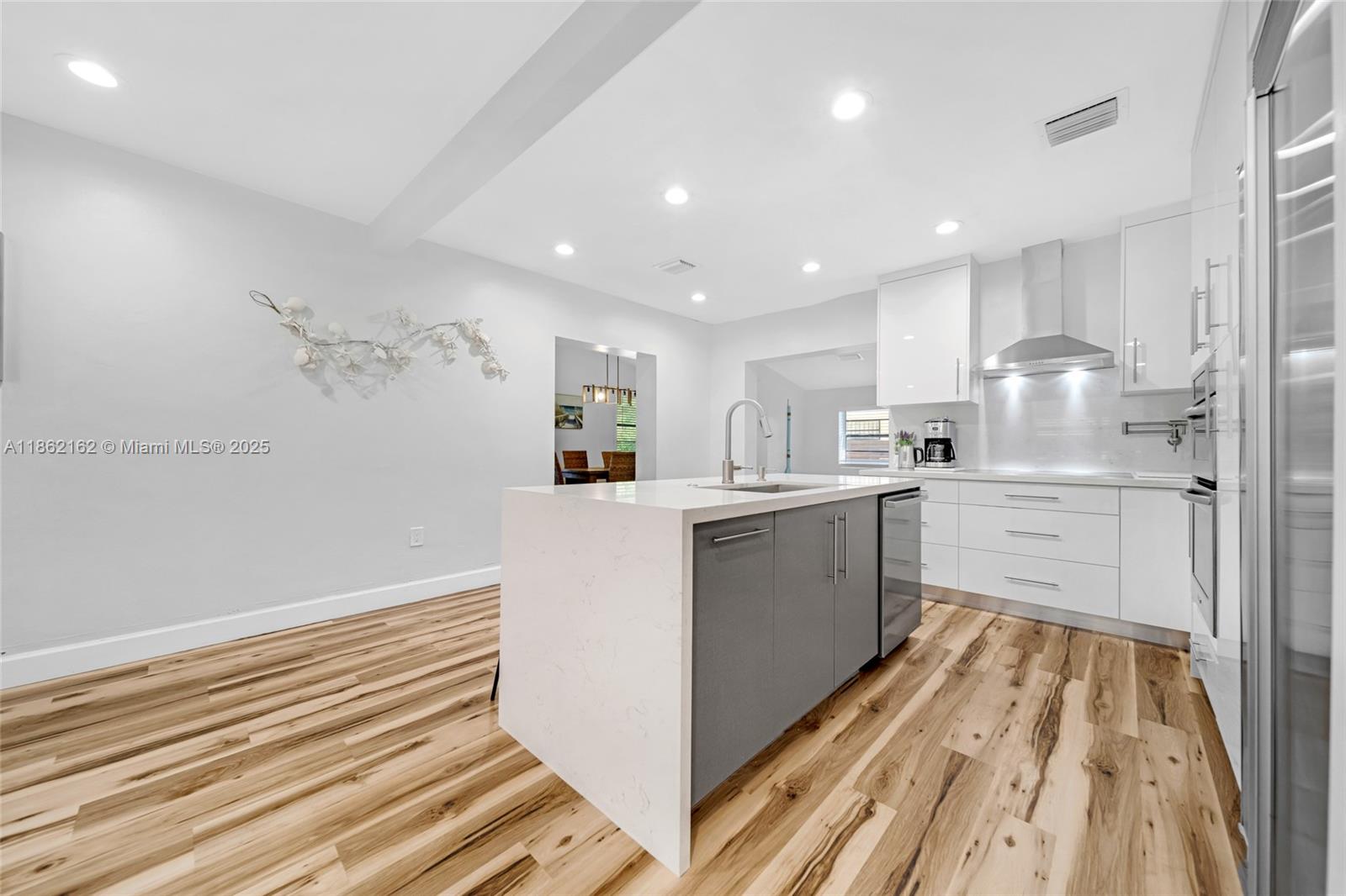 PRIORS 1ST ADDN TO BISCAY - Residential