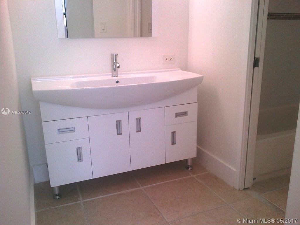 PLAZA OF AMERICAS CONDO P - Residential Lease