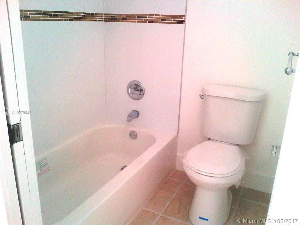 PLAZA OF AMERICAS CONDO P - Residential Lease