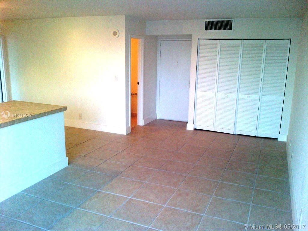 PLAZA OF AMERICAS CONDO P - Residential Lease