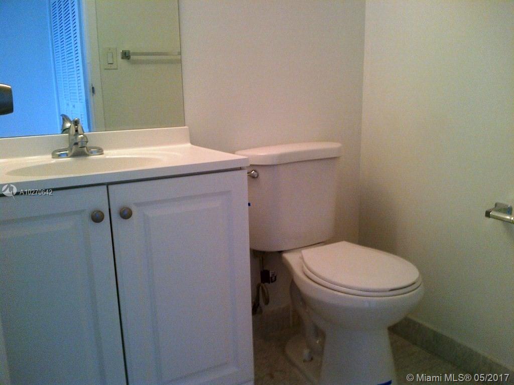 PLAZA OF AMERICAS CONDO P - Residential Lease