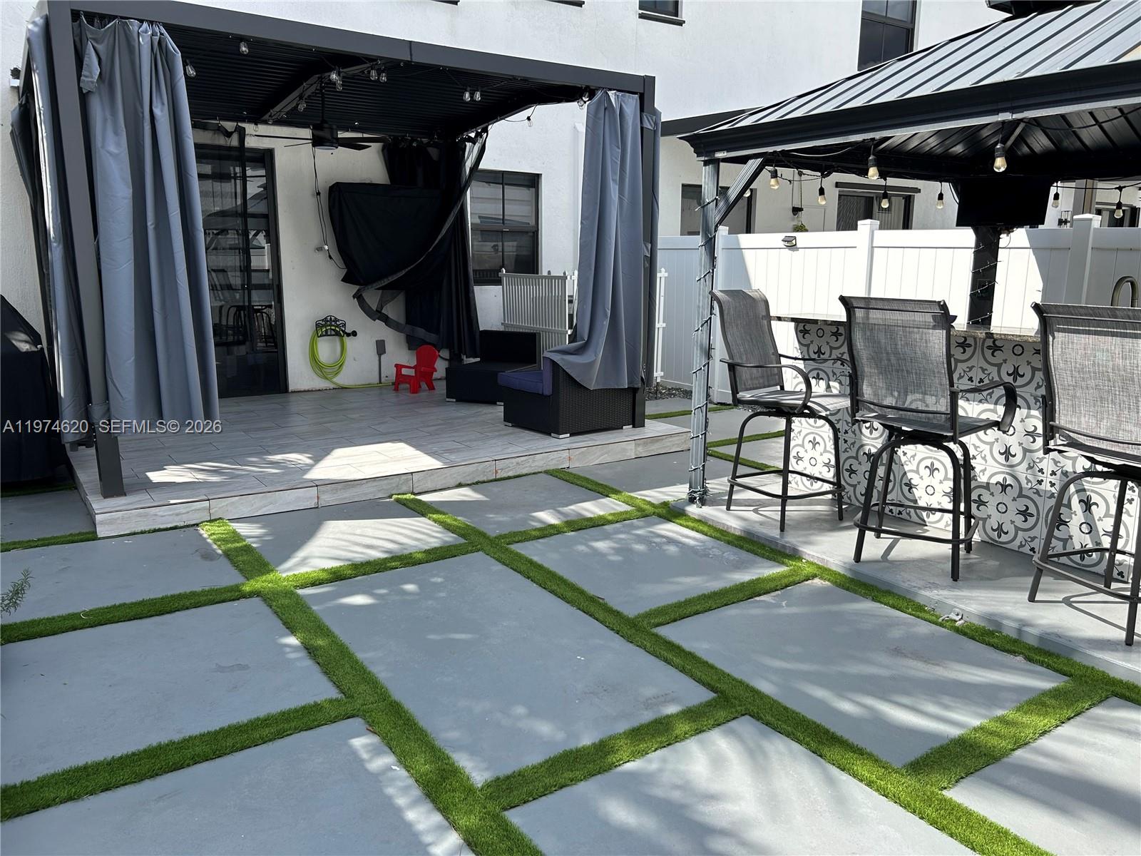 AQUABELLA SECTION ONE - Residential