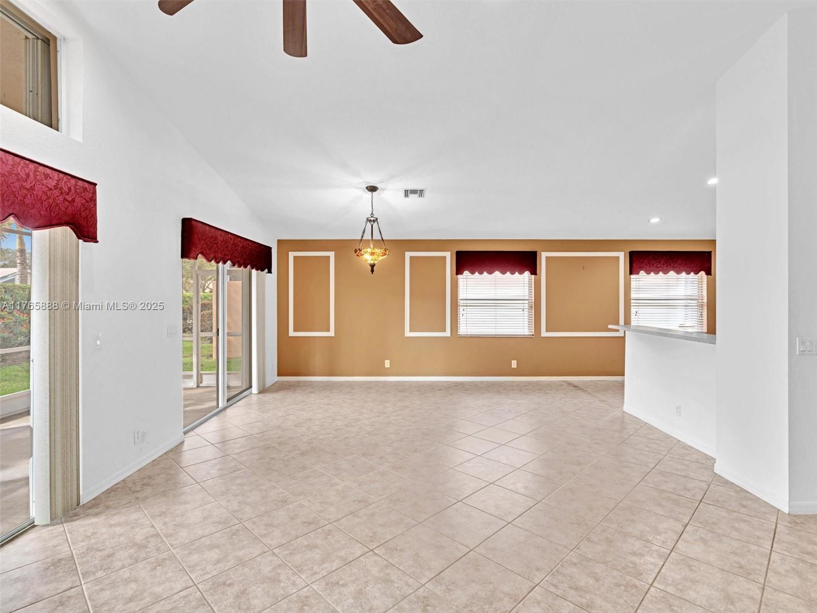 HUNTINGTON WALK 2 - Residential Lease