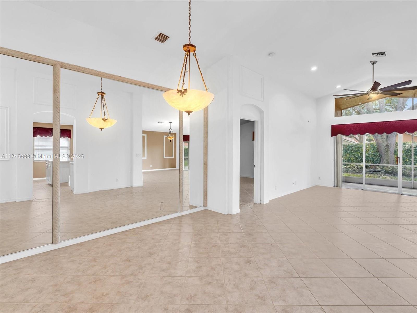 HUNTINGTON WALK 2 - Residential Lease