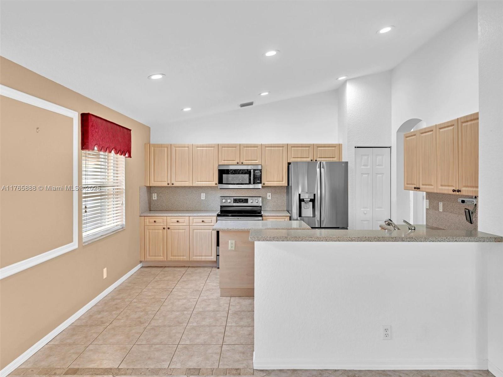 HUNTINGTON WALK 2 - Residential Lease