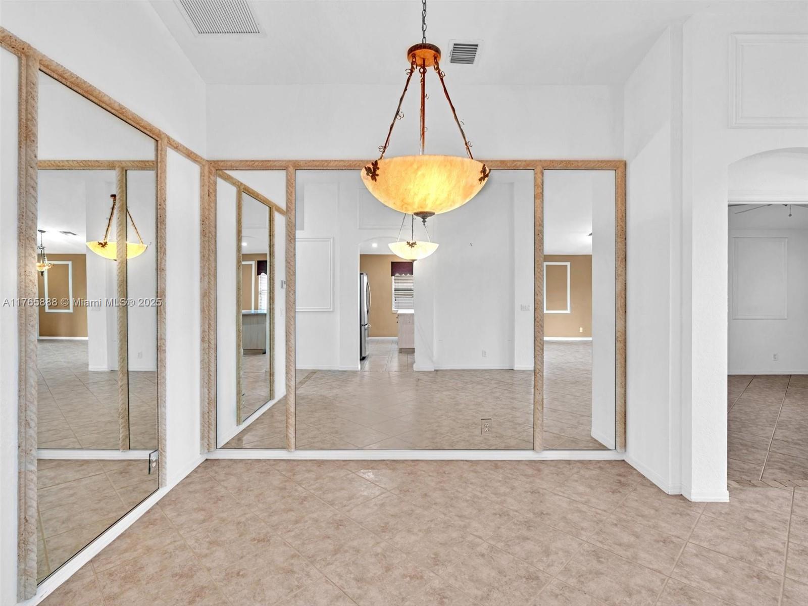 HUNTINGTON WALK 2 - Residential Lease