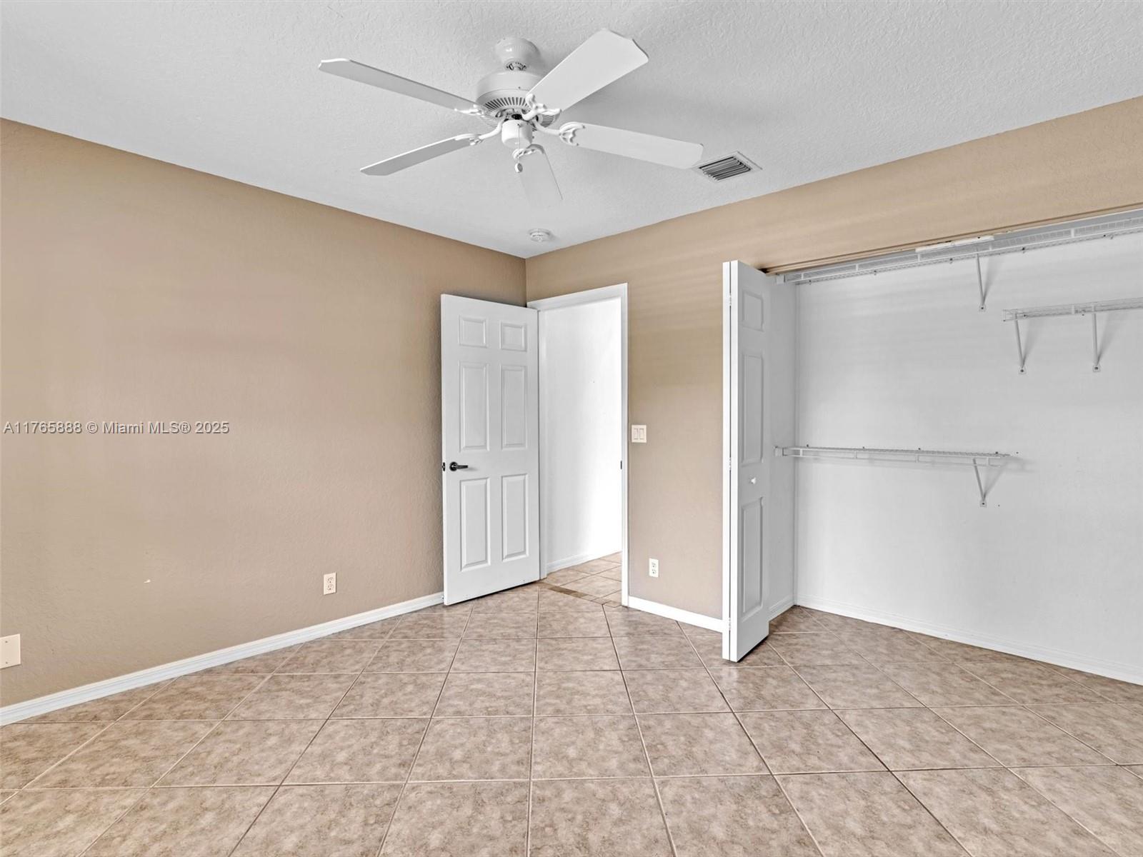 HUNTINGTON WALK 2 - Residential Lease