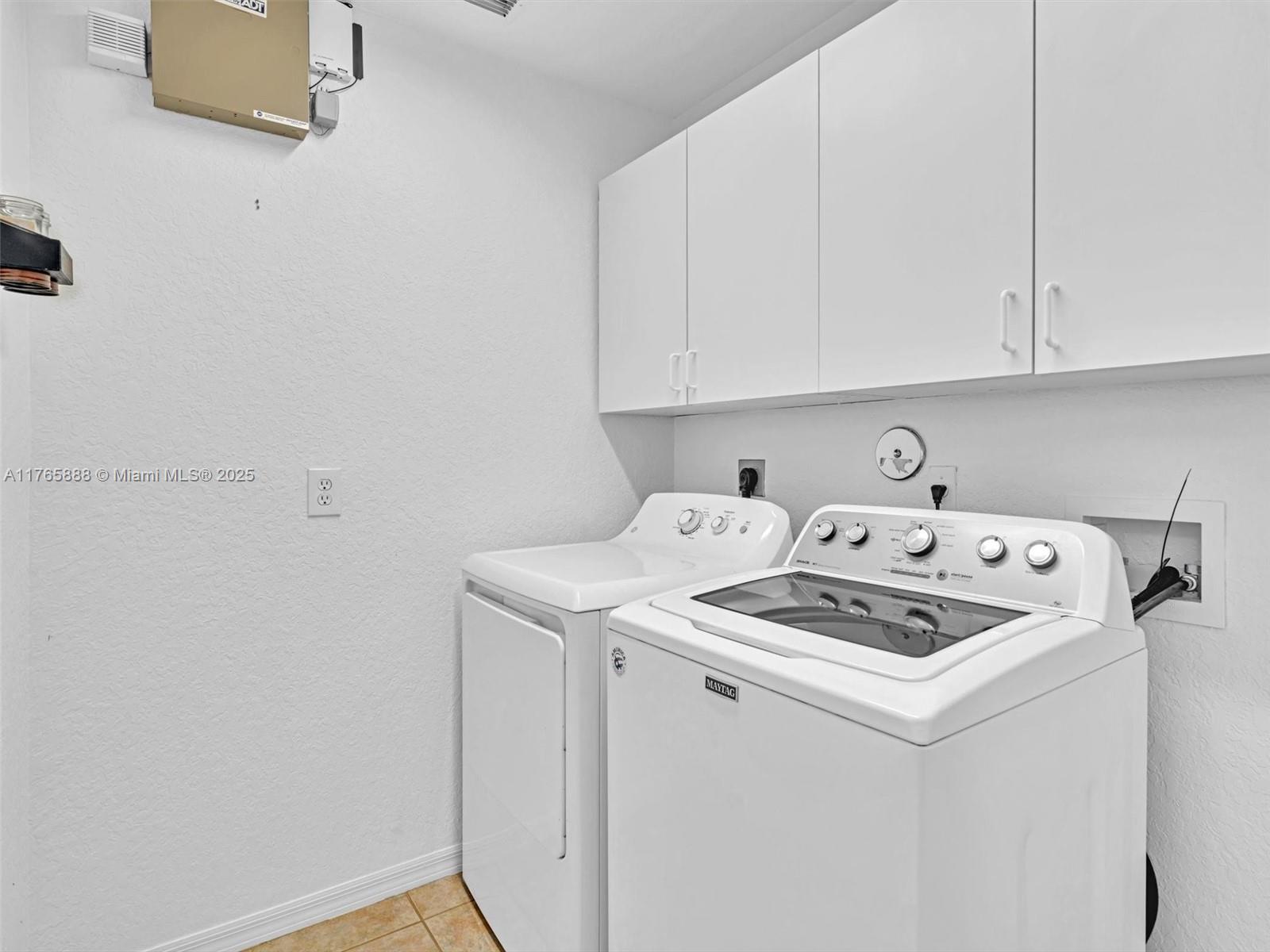 HUNTINGTON WALK 2 - Residential Lease