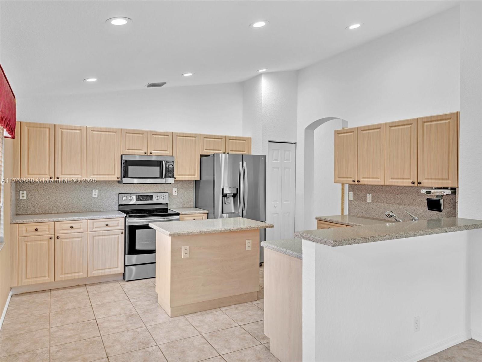 HUNTINGTON WALK 2 - Residential Lease