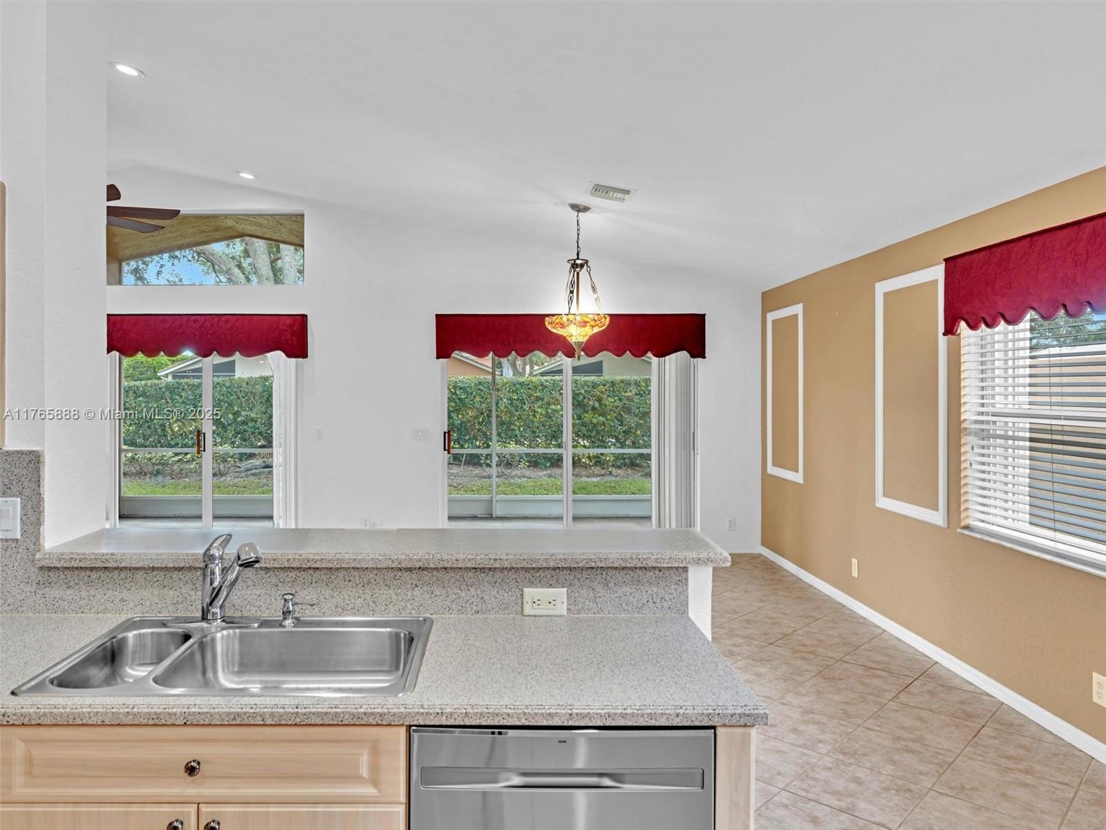 HUNTINGTON WALK 2 - Residential Lease