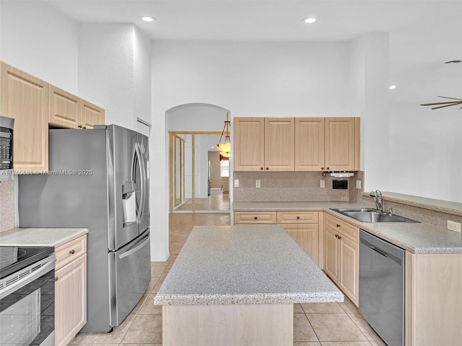 HUNTINGTON WALK 2 - Residential Lease