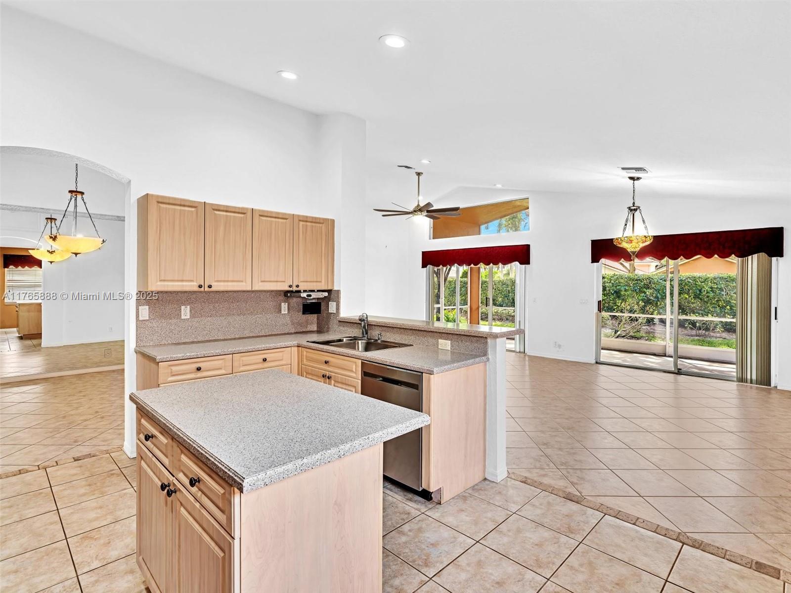 HUNTINGTON WALK 2 - Residential Lease