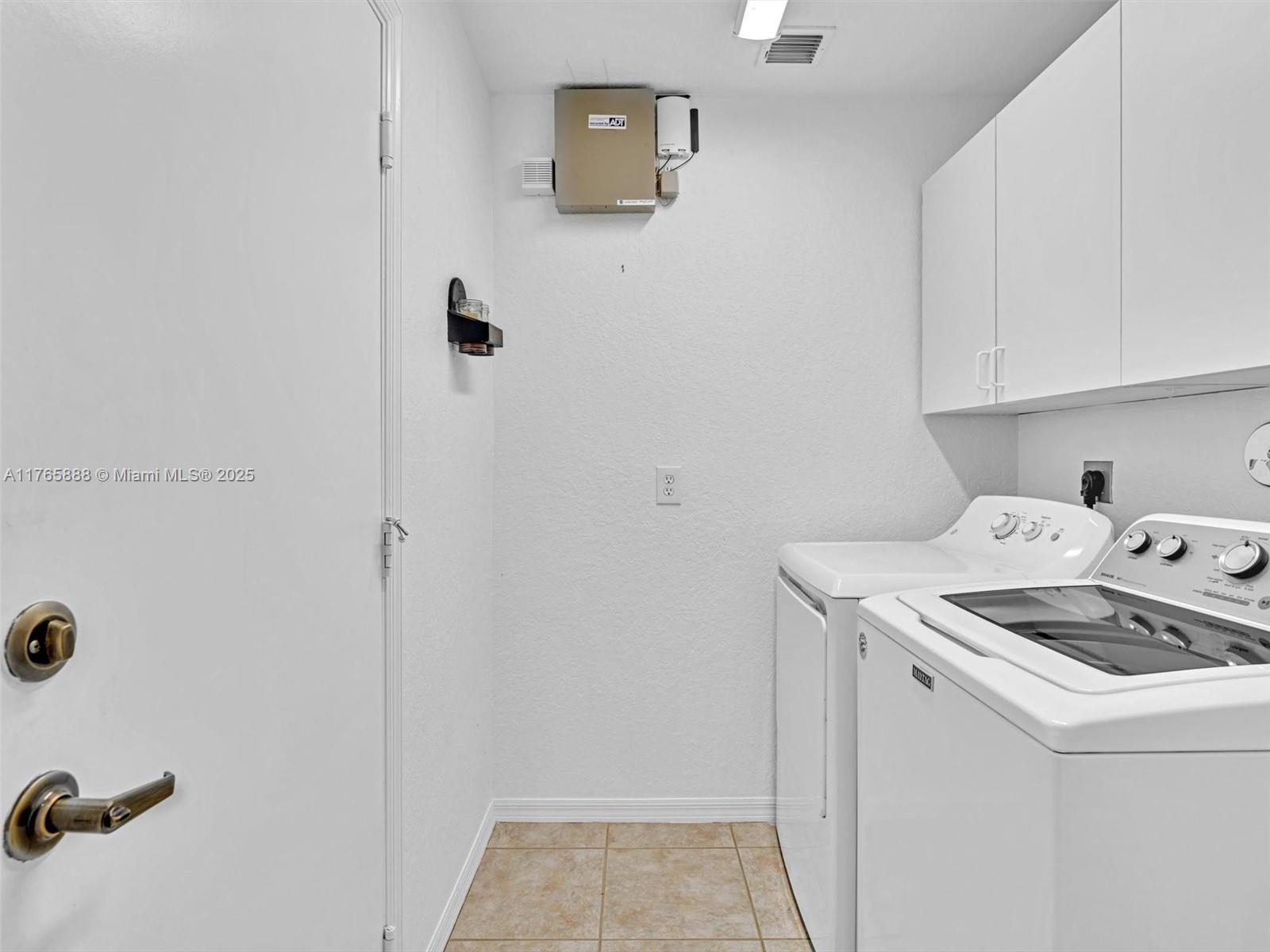HUNTINGTON WALK 2 - Residential Lease