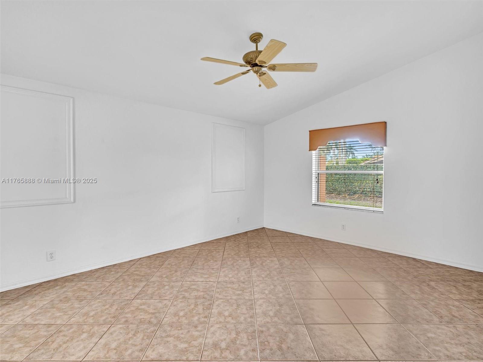HUNTINGTON WALK 2 - Residential Lease