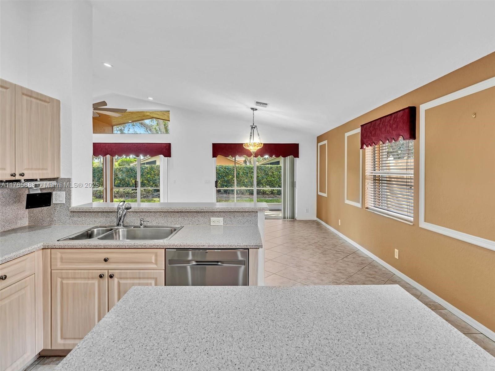 HUNTINGTON WALK 2 - Residential Lease