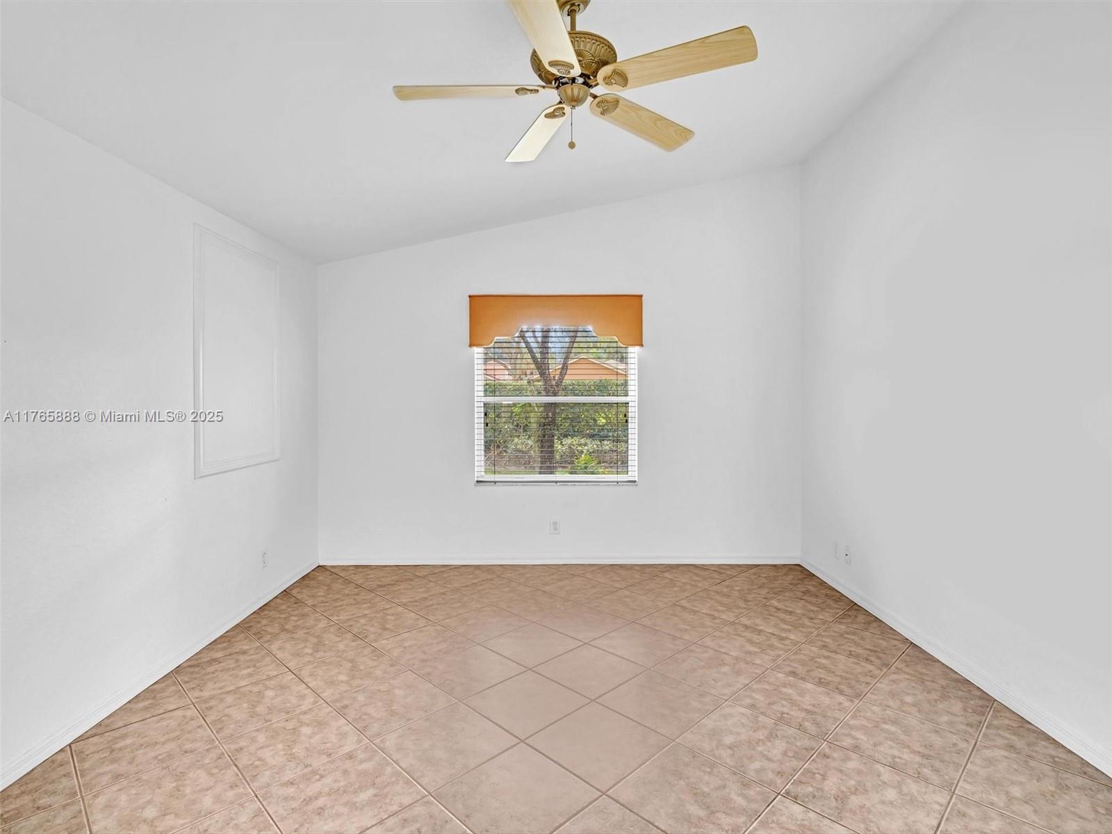HUNTINGTON WALK 2 - Residential Lease
