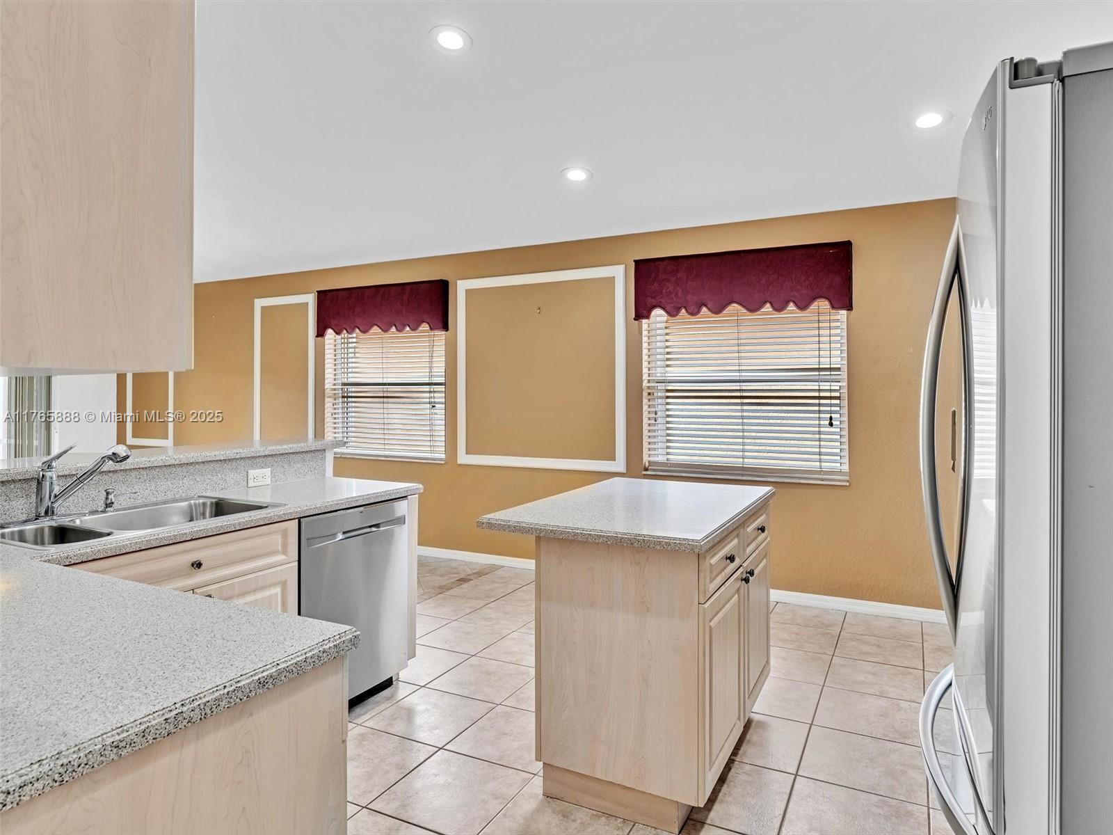 HUNTINGTON WALK 2 - Residential Lease