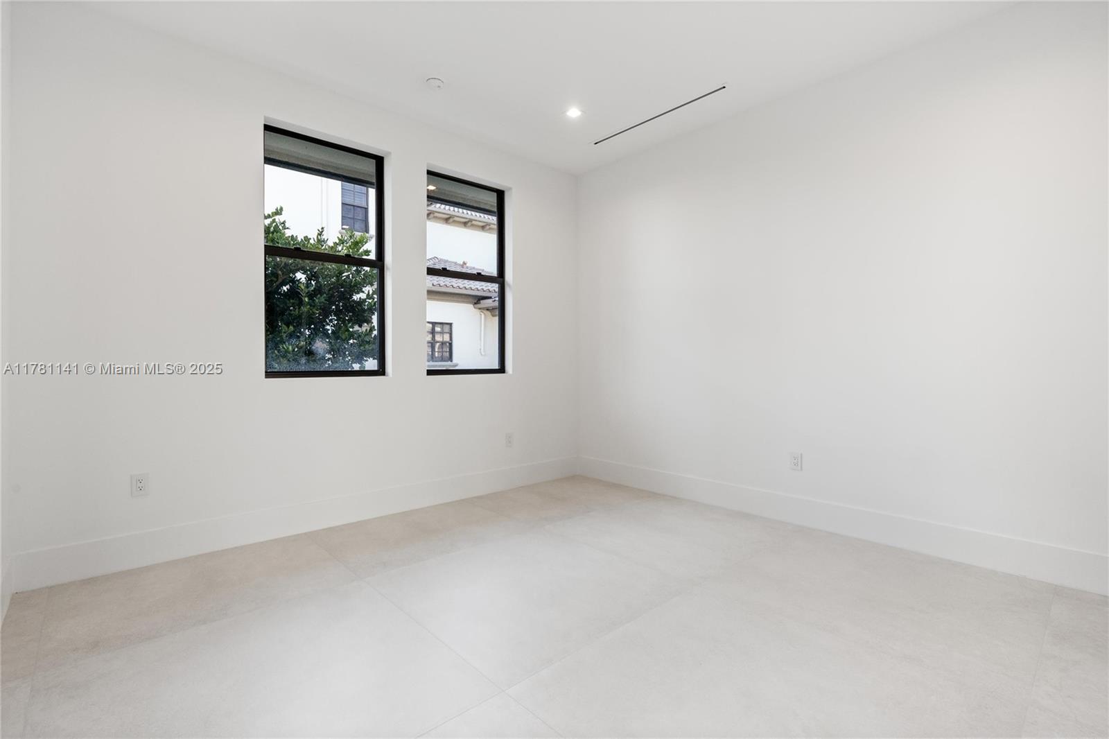 HERON BAY EAST - Residential