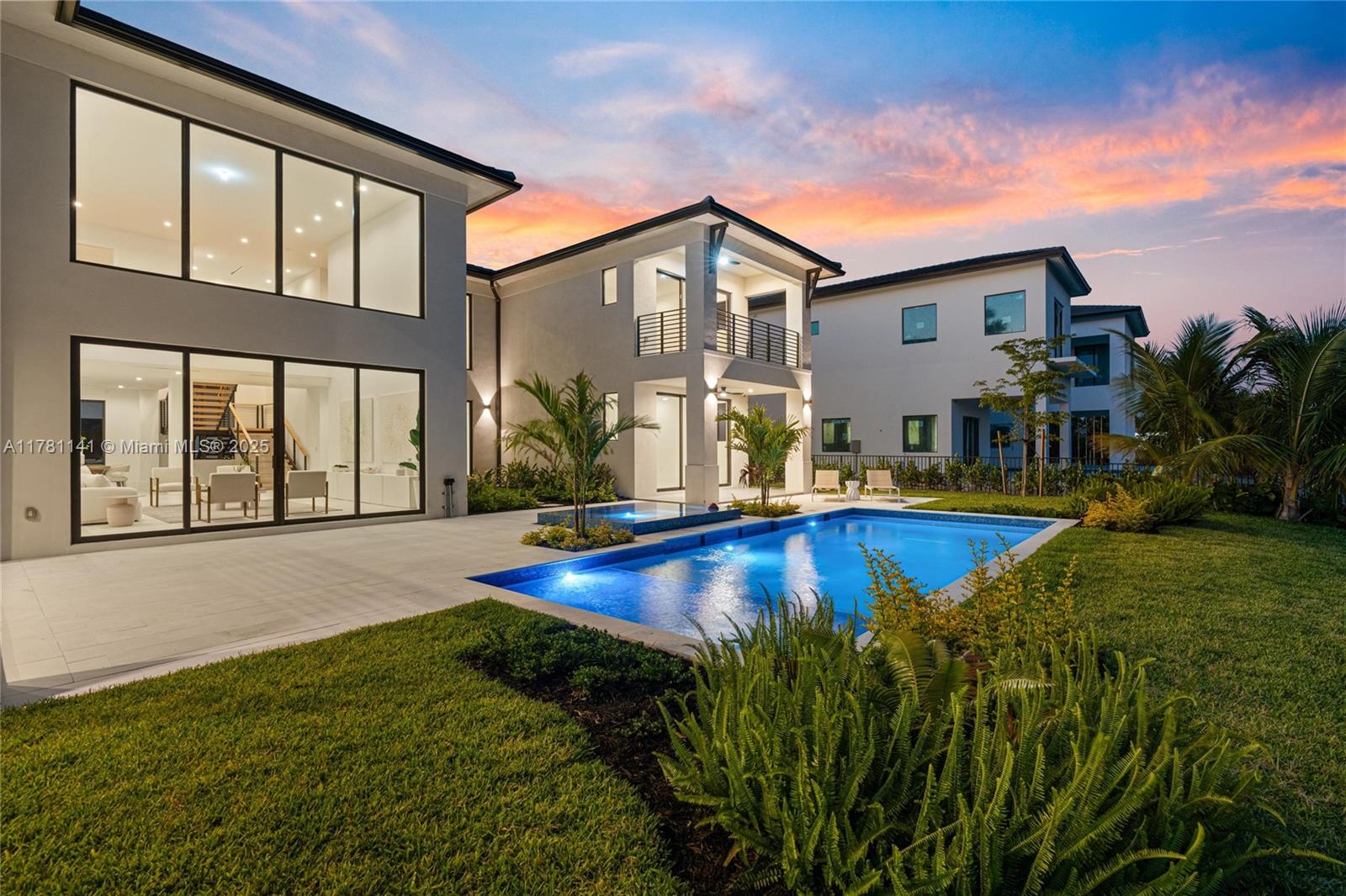 HERON BAY EAST - Residential