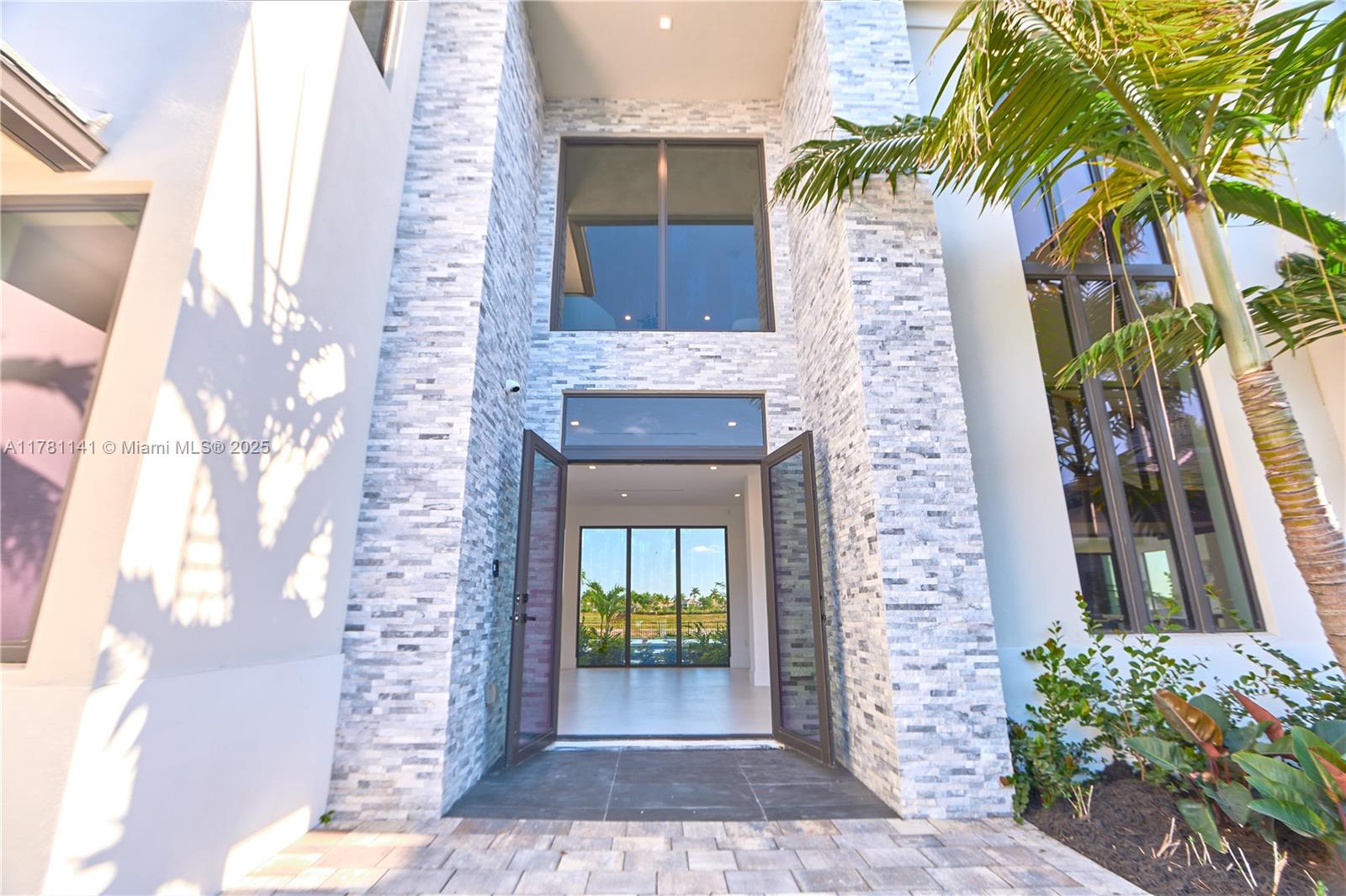 HERON BAY EAST - Residential