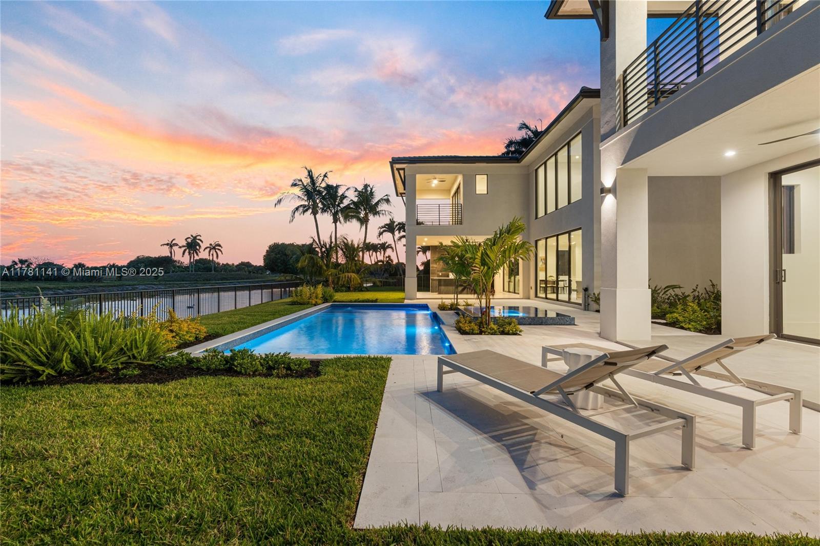 HERON BAY EAST - Residential