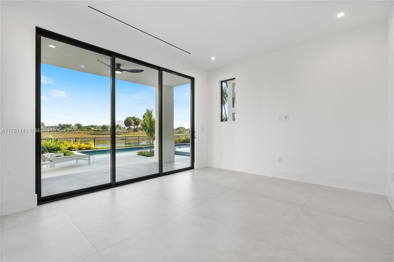 HERON BAY EAST - Residential