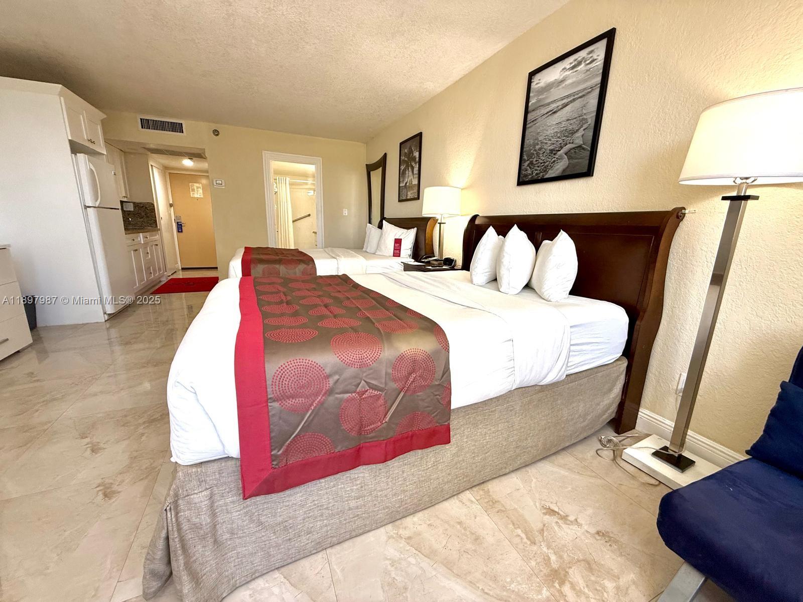 THE AVENTURA BEACH CLUB C - Residential