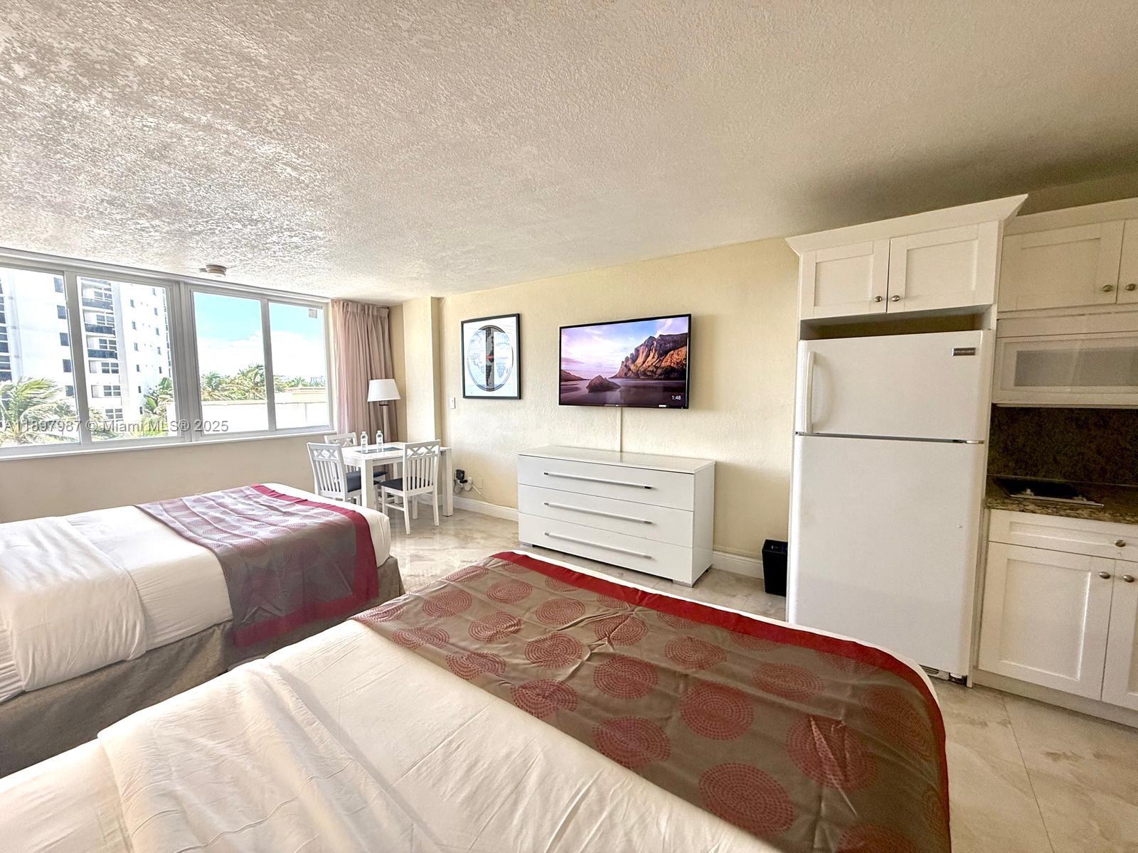 THE AVENTURA BEACH CLUB C - Residential