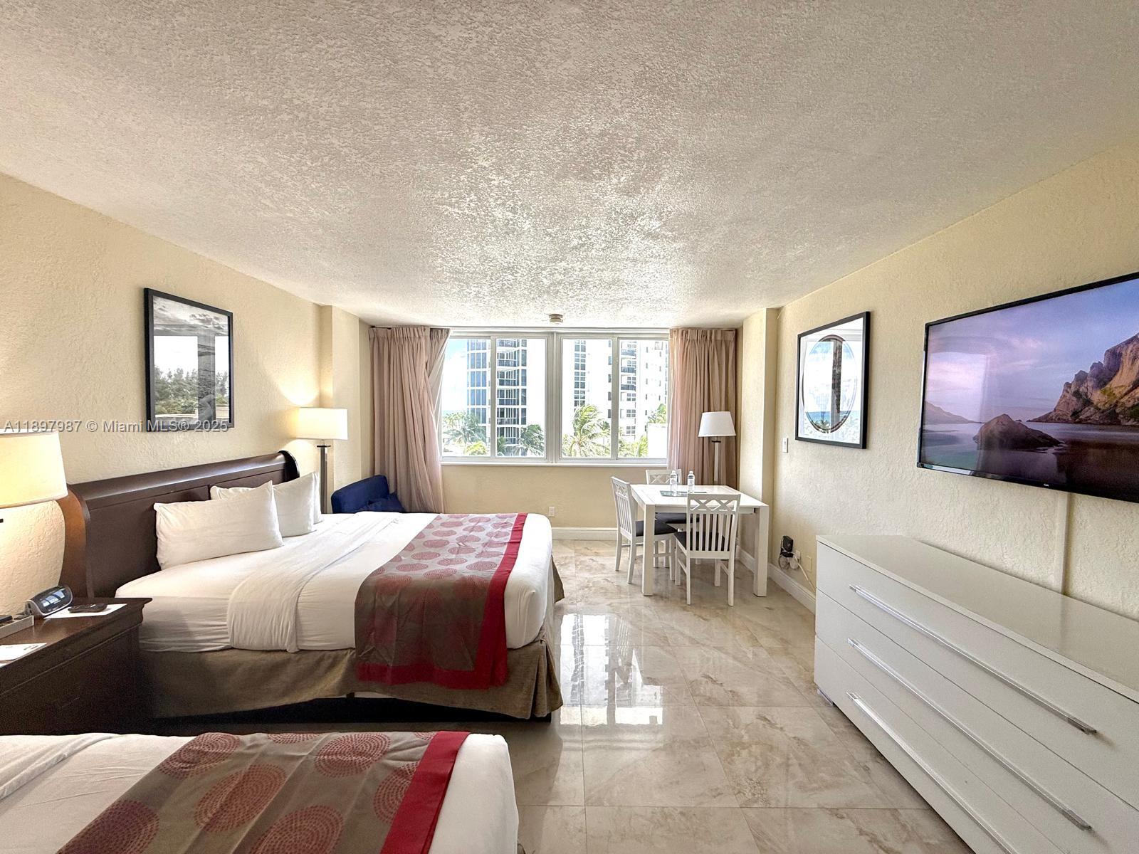 THE AVENTURA BEACH CLUB C - Residential