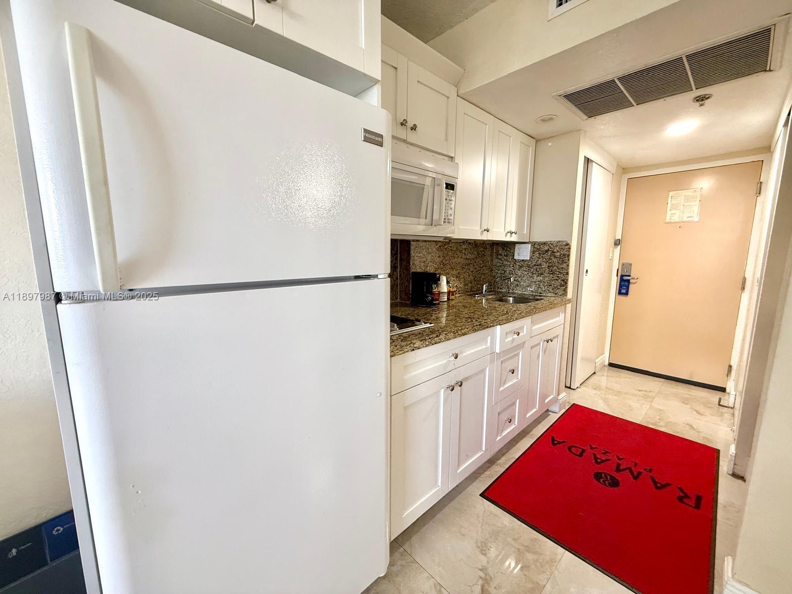 THE AVENTURA BEACH CLUB C - Residential