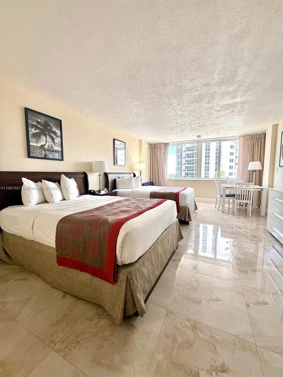 THE AVENTURA BEACH CLUB C - Residential