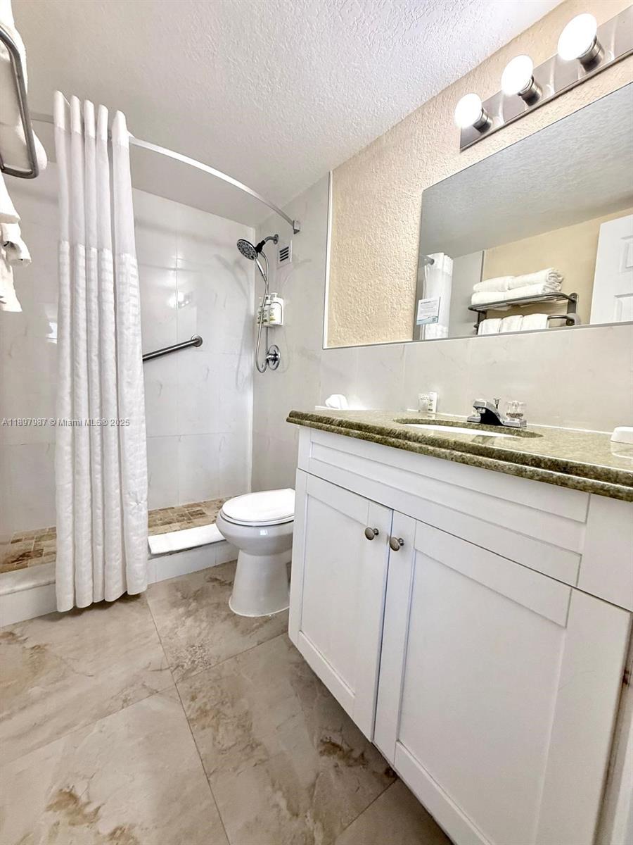 THE AVENTURA BEACH CLUB C - Residential