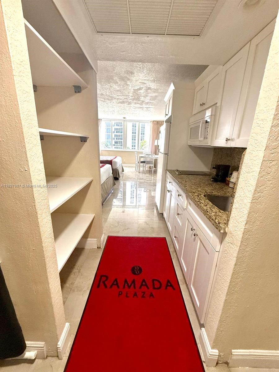 THE AVENTURA BEACH CLUB C - Residential