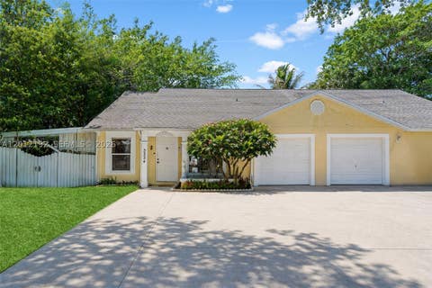 Photo of 5324 Gray Fox Ct, West Palm Beach, FL 33415 (MLS # A12012192)