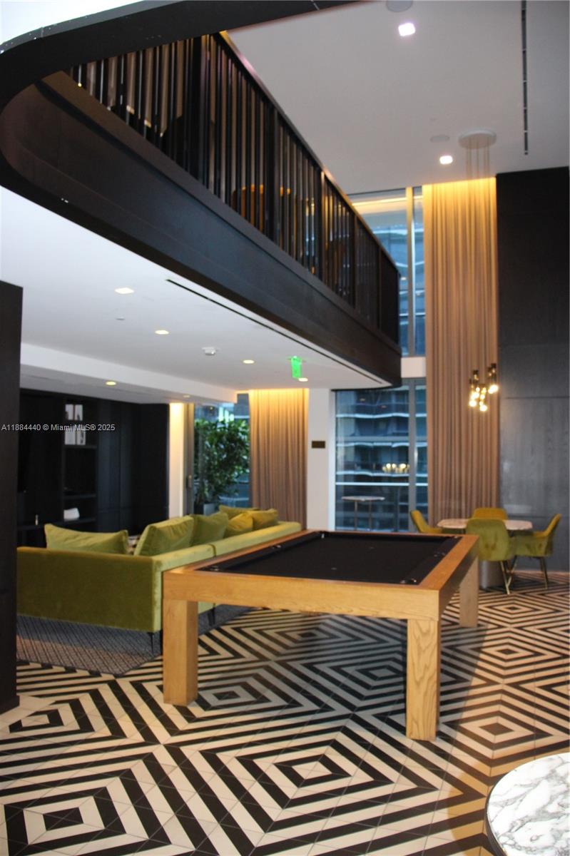 801 SMA RESIDENCES CONDO - Residential