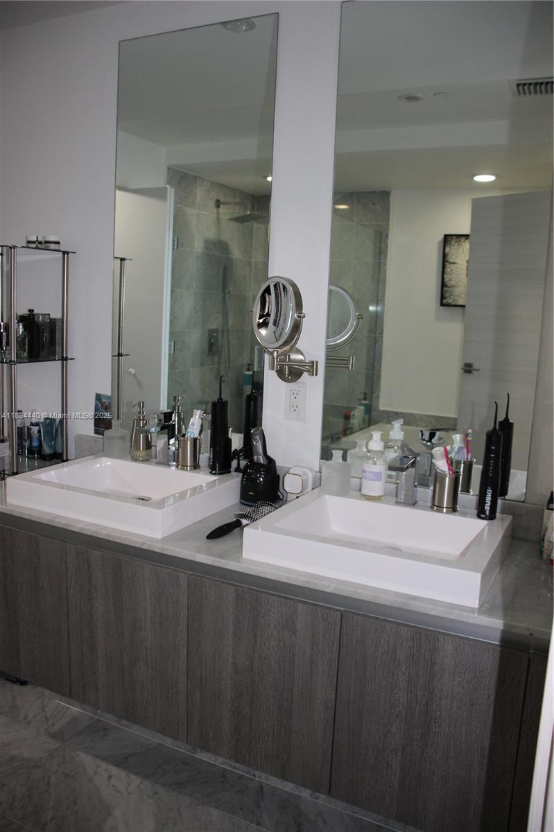 801 SMA RESIDENCES CONDO - Residential