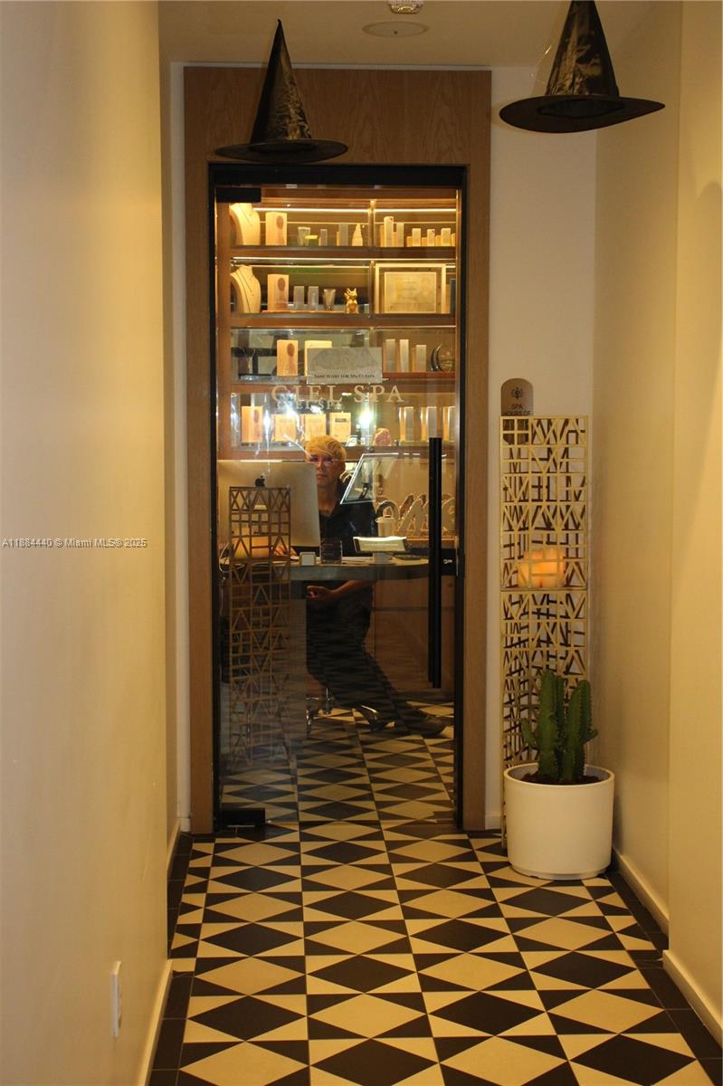 801 SMA RESIDENCES CONDO - Residential