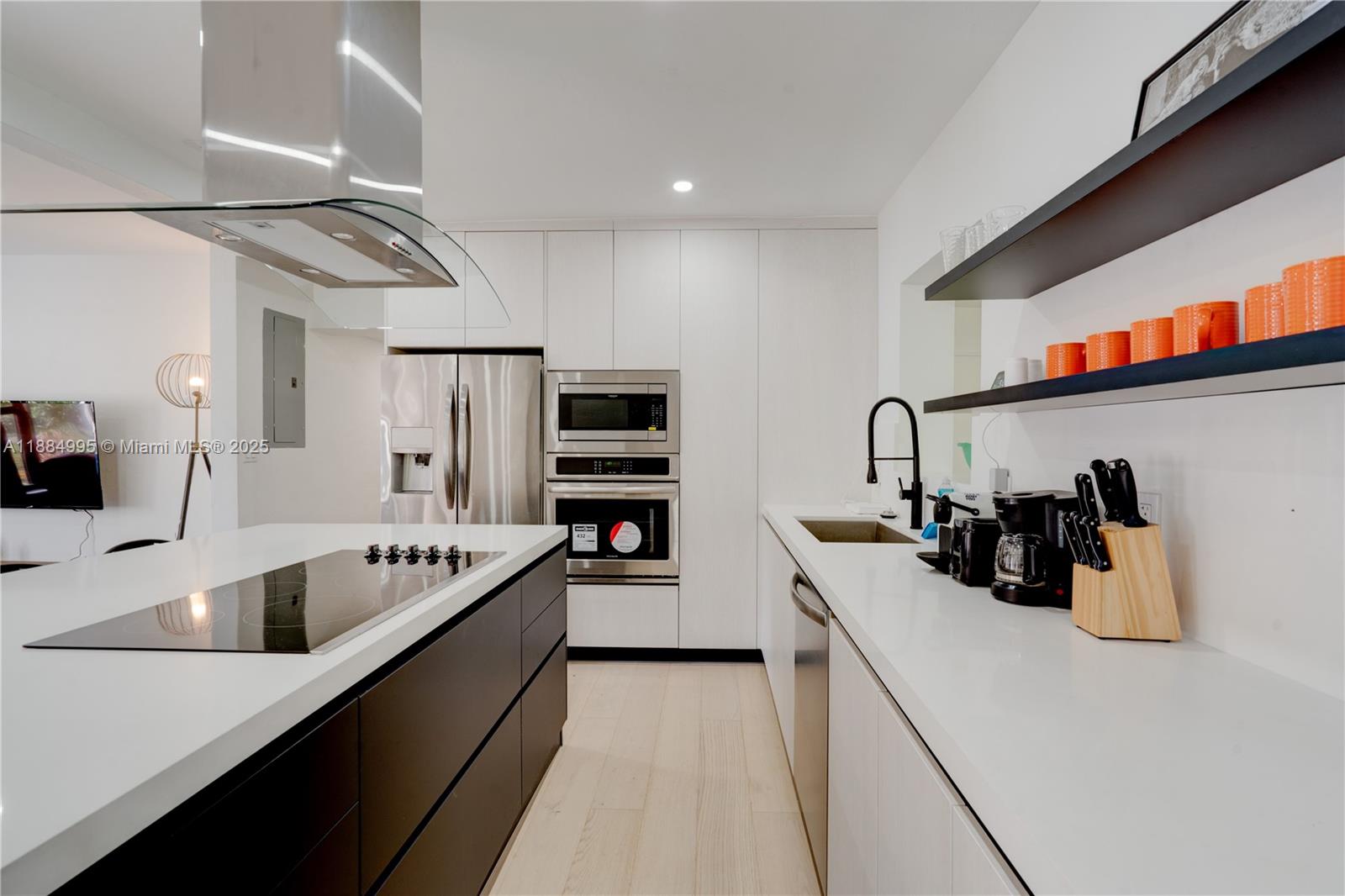 DIXIE MANOR - Residential Lease