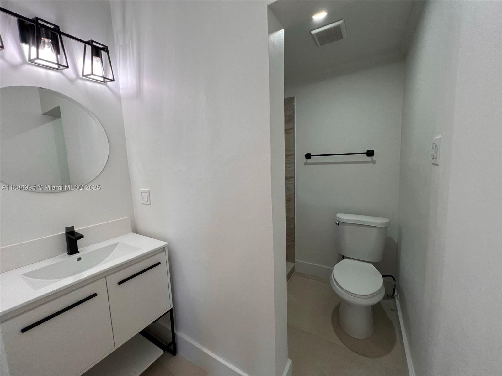 DIXIE MANOR - Residential Lease