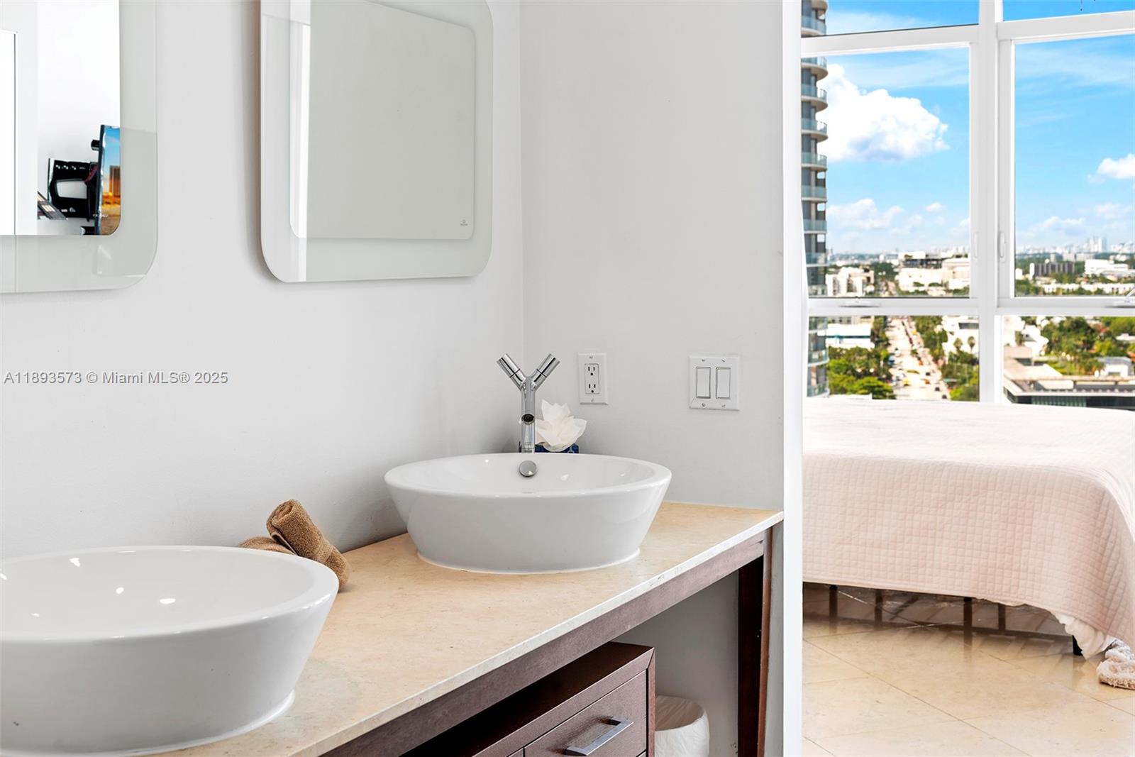 ICON CONDO - Residential Lease